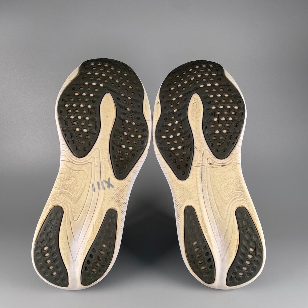 Asics nimbus 25 Gray Athletic Shoe with Blue and Pink Gradient Midsole - Picture 4 of 9